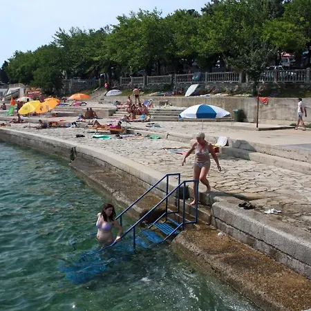 Triple 2379a בית הארחה סלצה