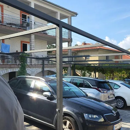 Guest house Triple 2379a Selce