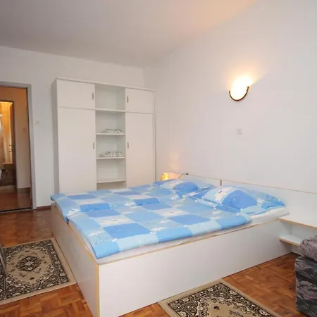 Triple 2379a 招待所