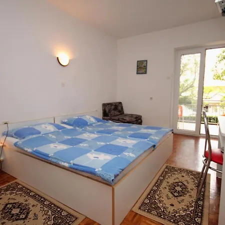 Triple 2379a Vendégház Selce