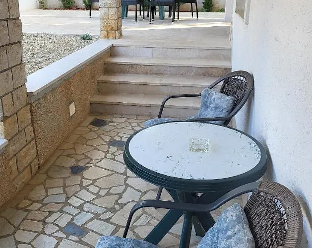 Triple 2379a Maison d'hôtes Selce